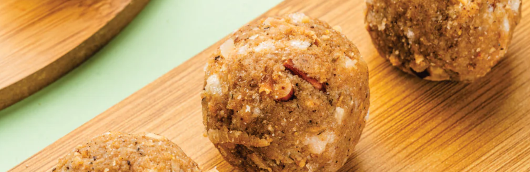Gond Ladoo Online: A Winter Wellness Gifting Guide | Heerson
